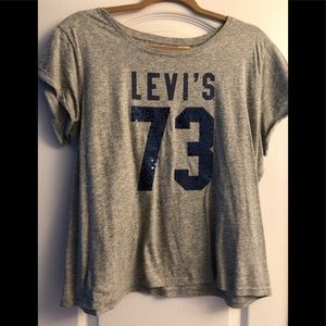 Levi tee